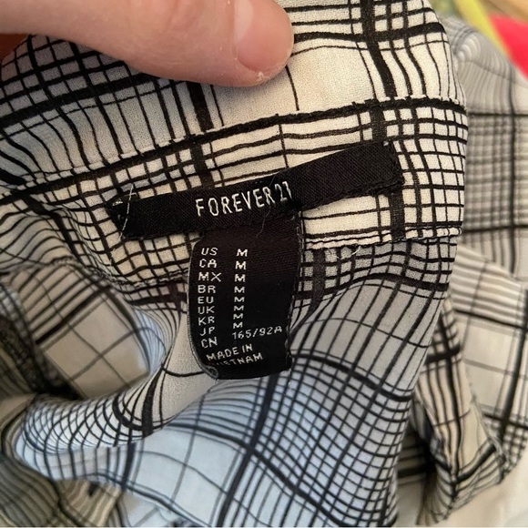 🛍️3/$30 Forever 21 women’s‎ plaid button up shirt  in size medium - Picture 5 of 5